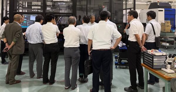 【工場見学会】世界初のAI完全自動化5軸切削加工機を体感するTTMC-TypeF5 S model見学会 | 株式会社キンコー